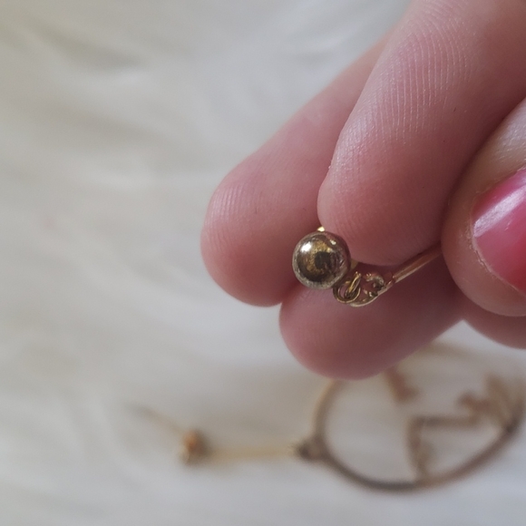 3/$15 Figure Face Outline Earrings - Picture 2 of 2